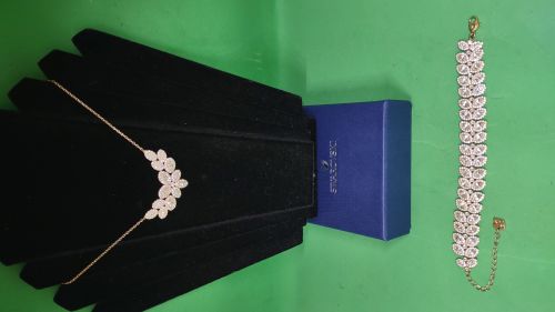  Collana Swarovski dorata