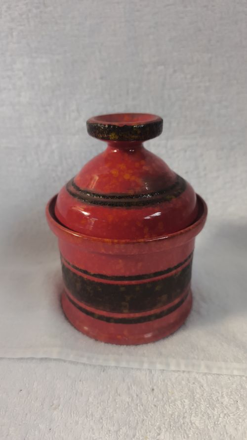  Barattolo rosso con cope