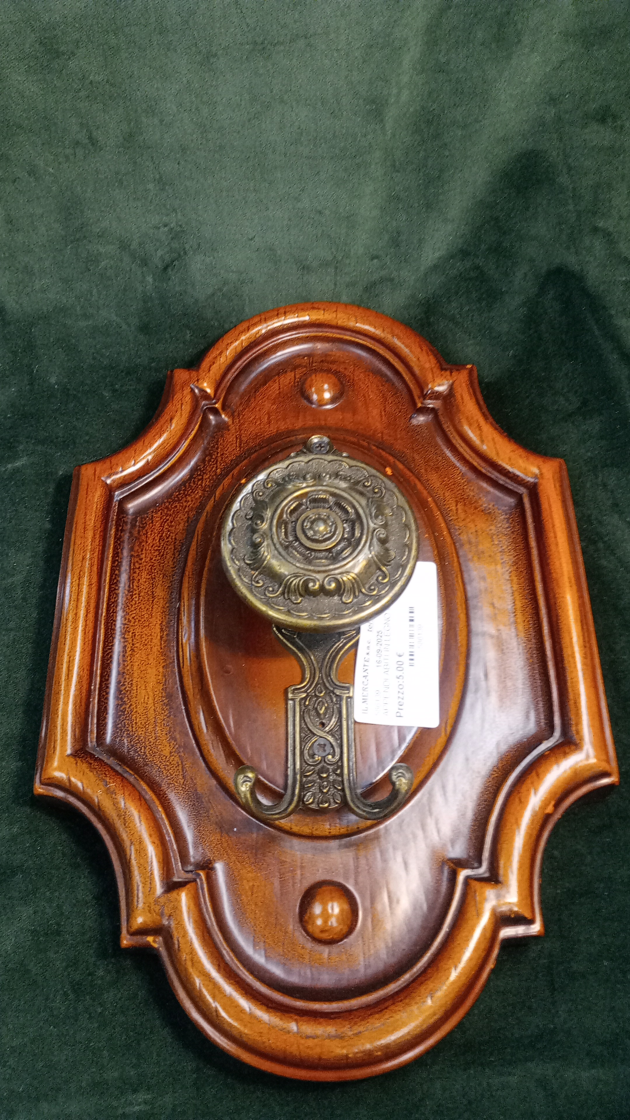 APPENDI ABITI IN LEGNO UN