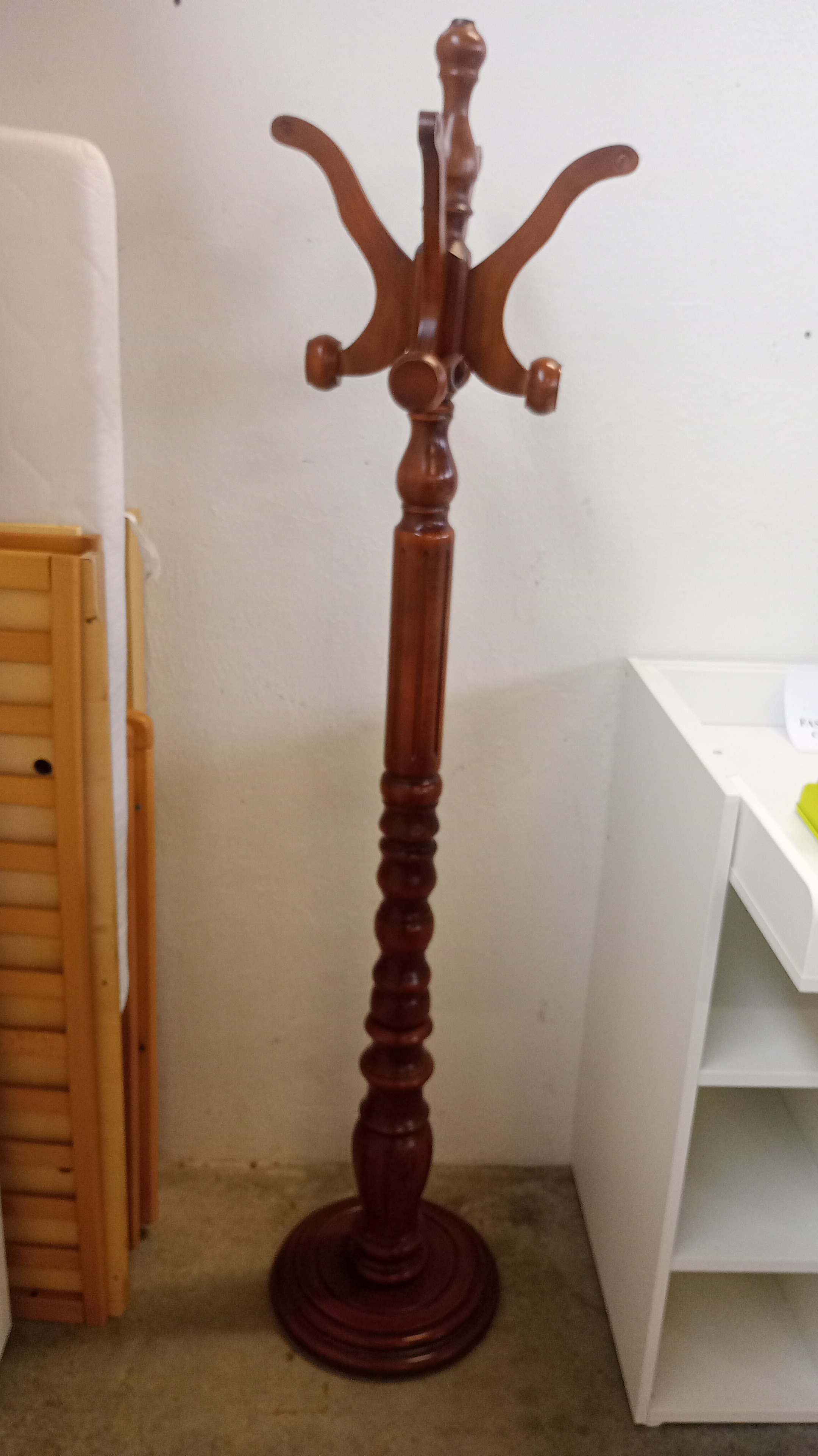 APPENDI ABITI MARRONE A C