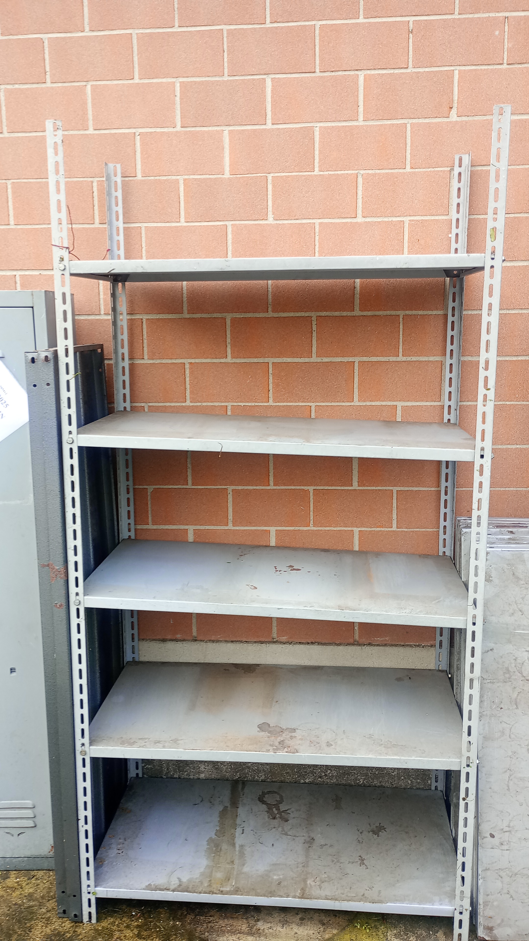 SCAFFALE IN METALLO CON 5