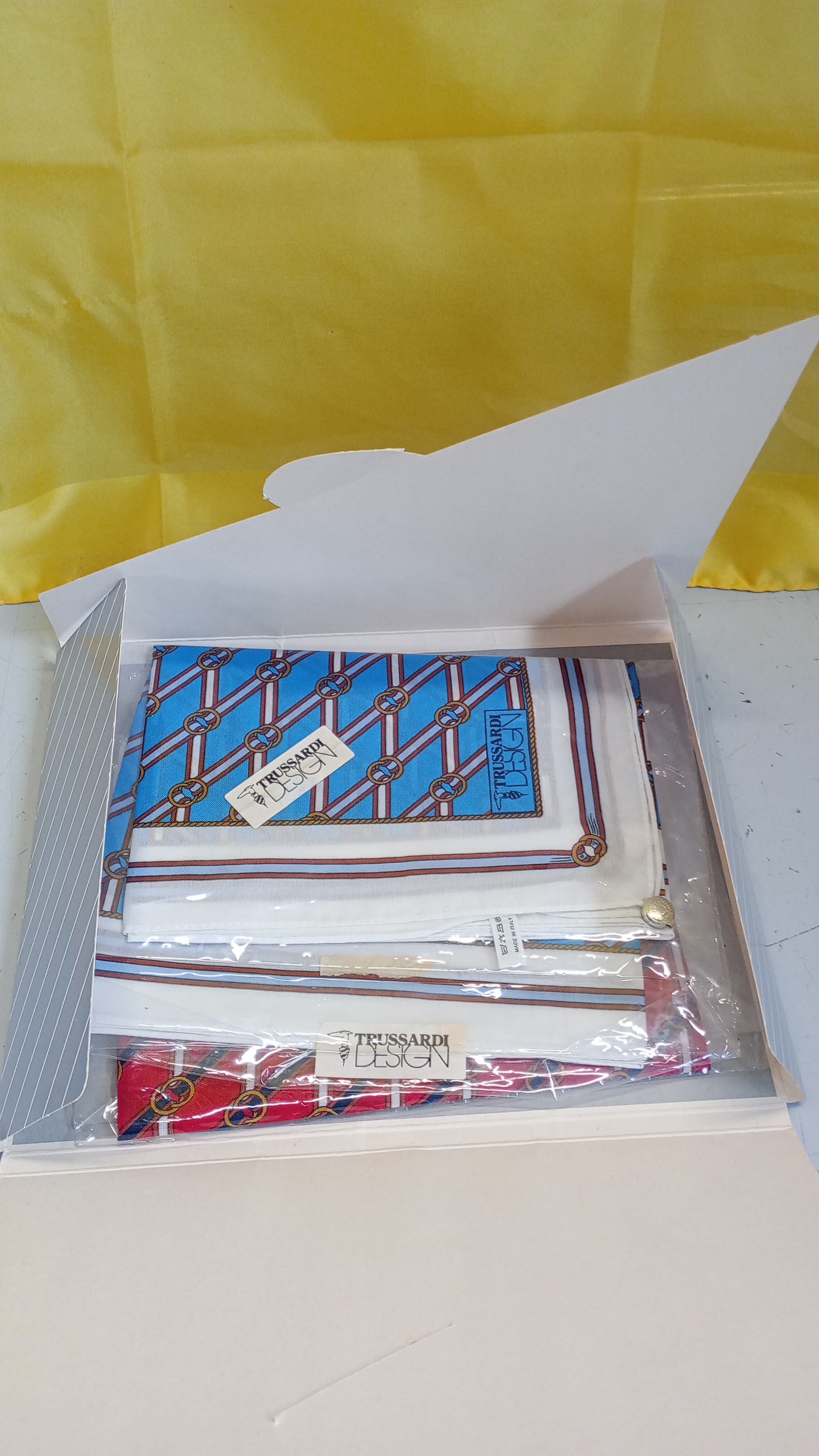 FOULAR TRUSSARDI design p