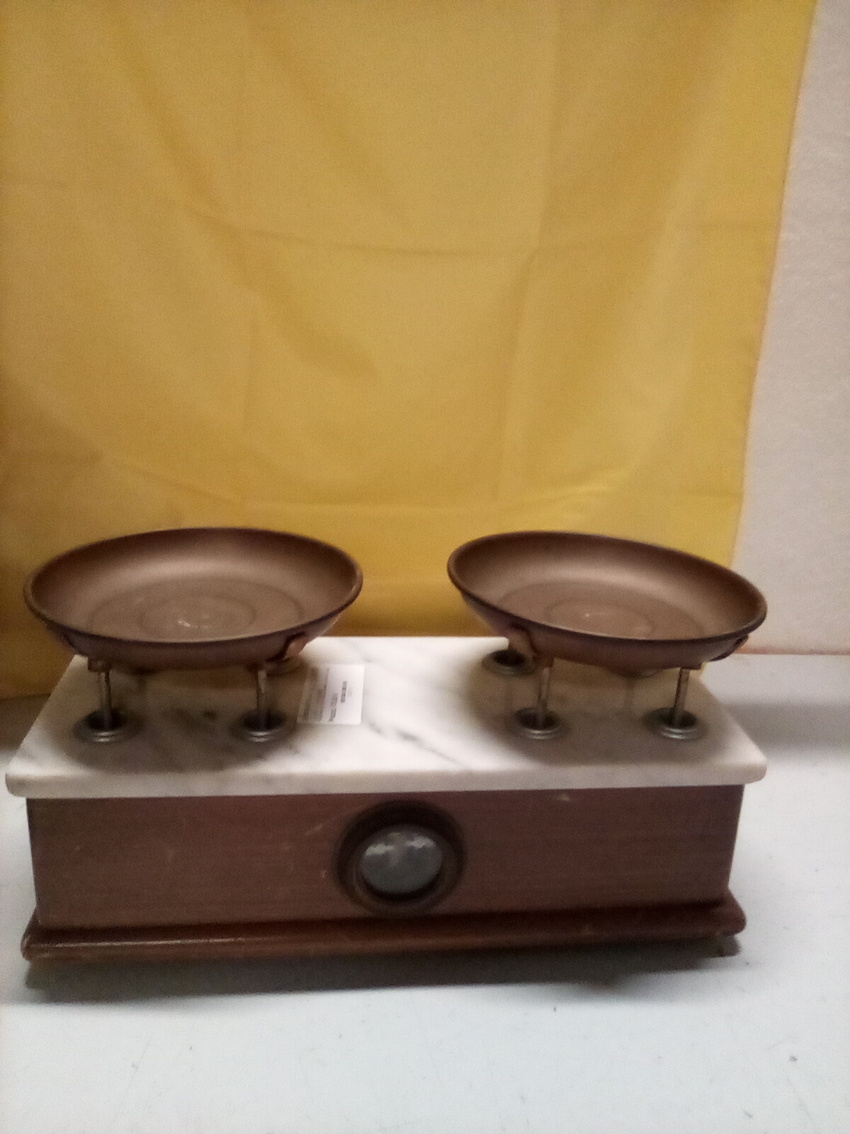 PESA BANCO D&lsquo;EPOCA 